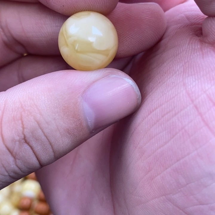 蜜蜡裸石未镶嵌鹤