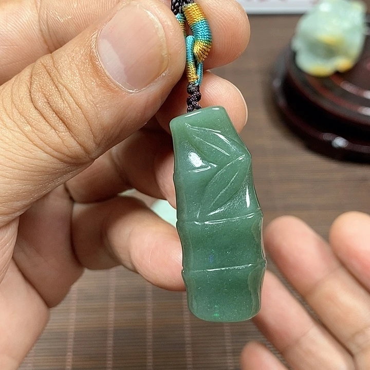 颈饰未镶嵌翡翠天然翡翠玉A货配证书