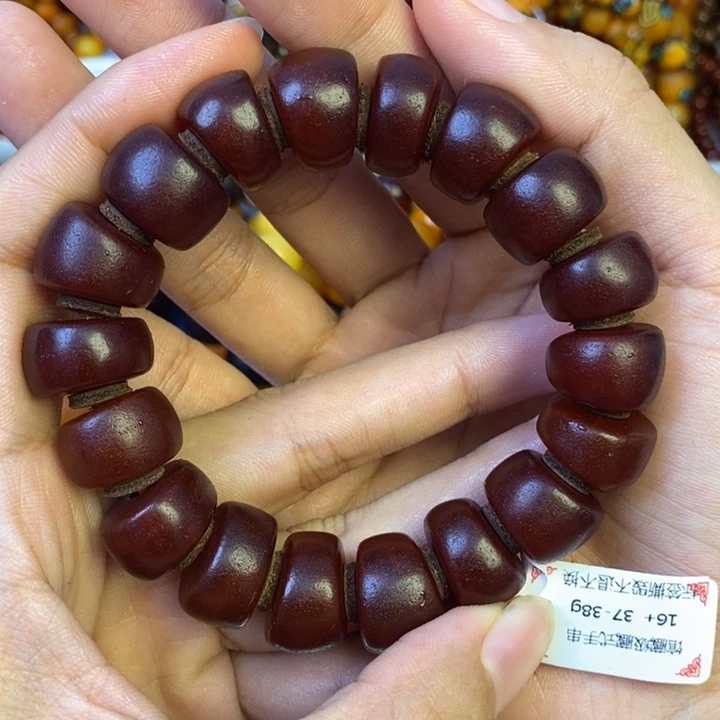 未镶嵌琥珀珠宝奇石四*