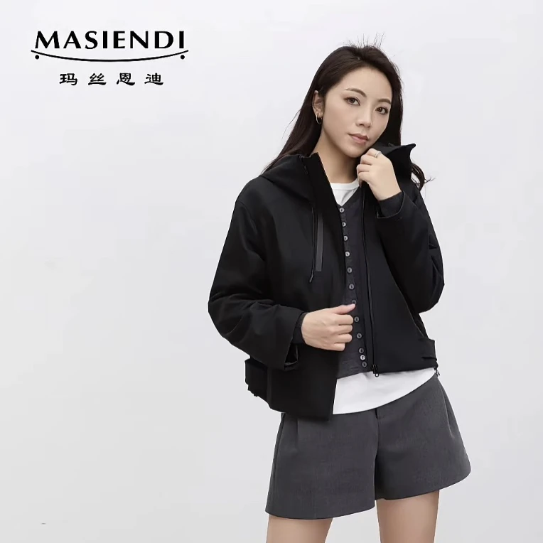 430626连帽小款冲锋外套