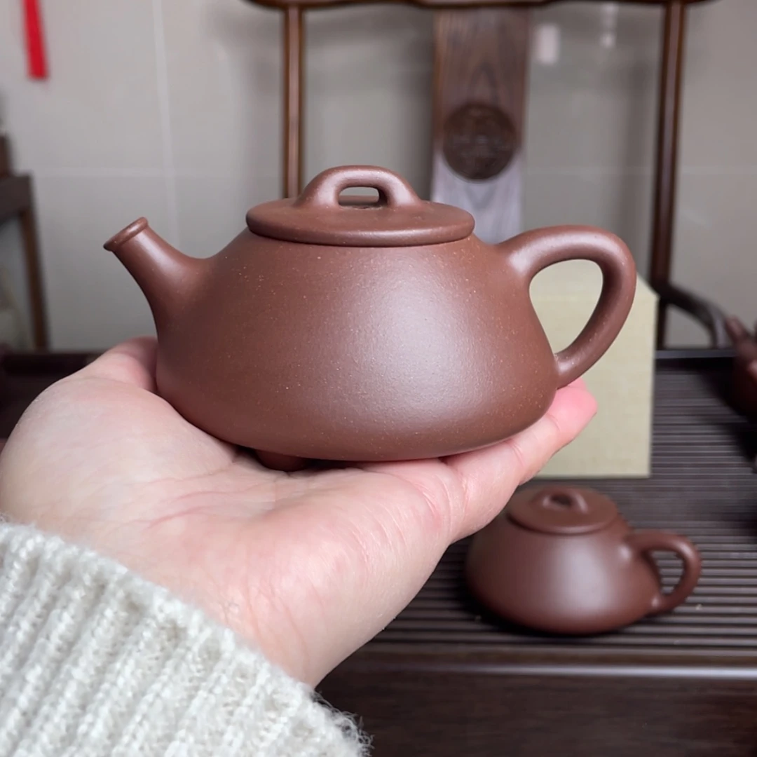 【闪购商品】茶壶紫砂J****n底槽青心舟石瓢壶～容量：160