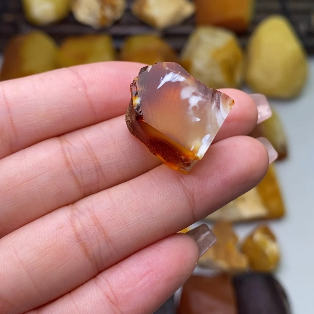 用***6定制琥珀天然蜜蜡乌料