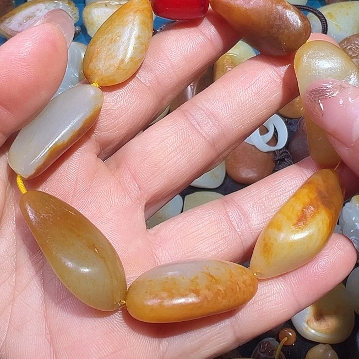 和田玉未镶嵌手串