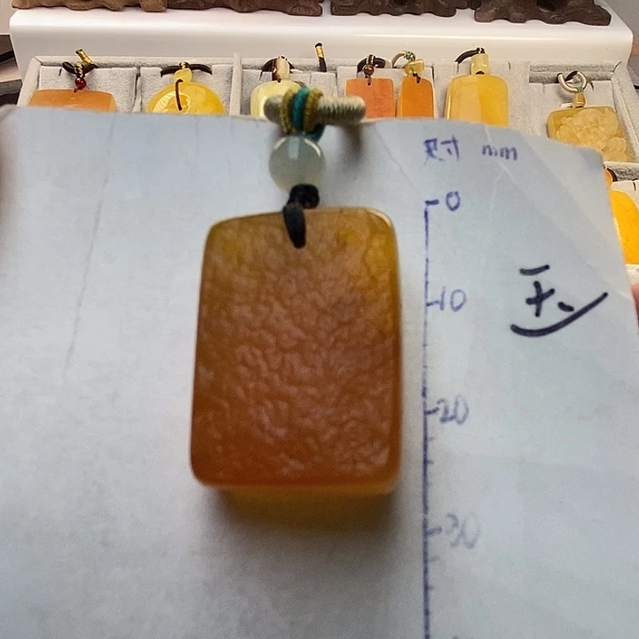 琥珀未镶嵌珠宝奇石