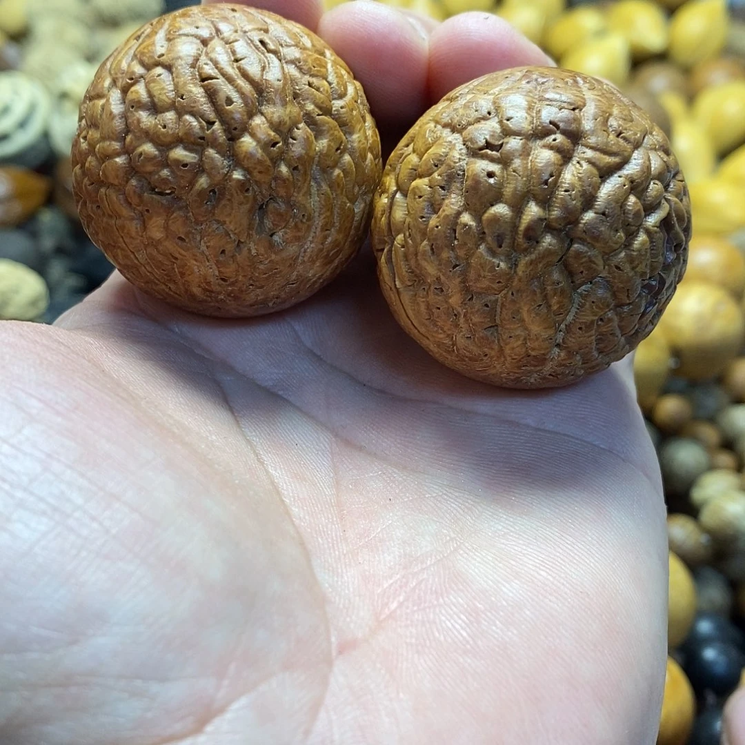 吊坠橄榄核脑纹金刚雕刻有小瑕有色差