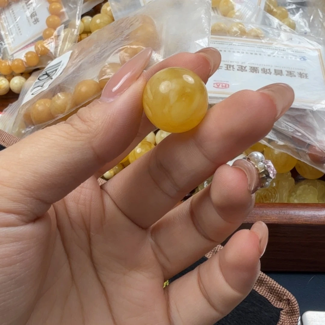 未镶嵌琥珀珠宝奇石