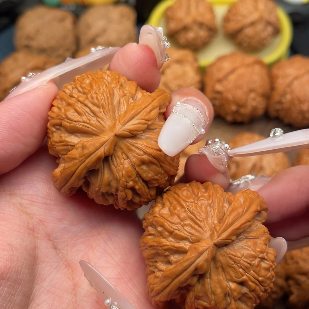 把件文玩核桃全品，精配，同树红皮白狮子43