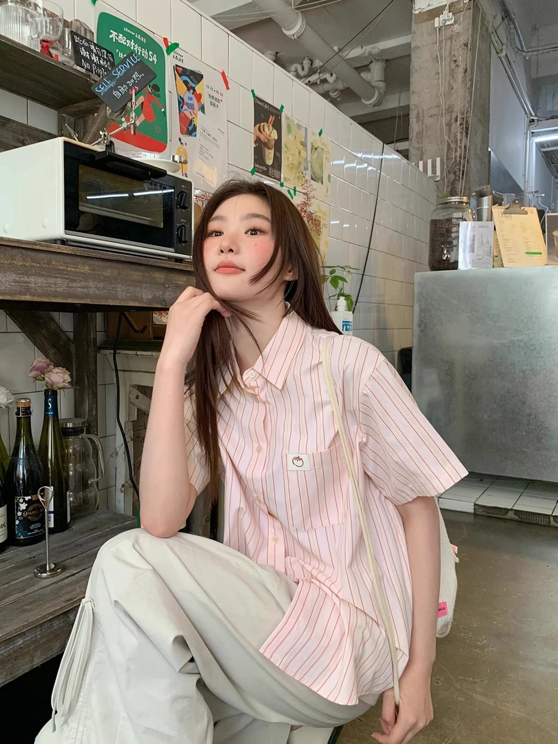 水果刺绣条纹短袖衬衫女夏季新款设计感女士衬衣宽松百搭韩版上衣