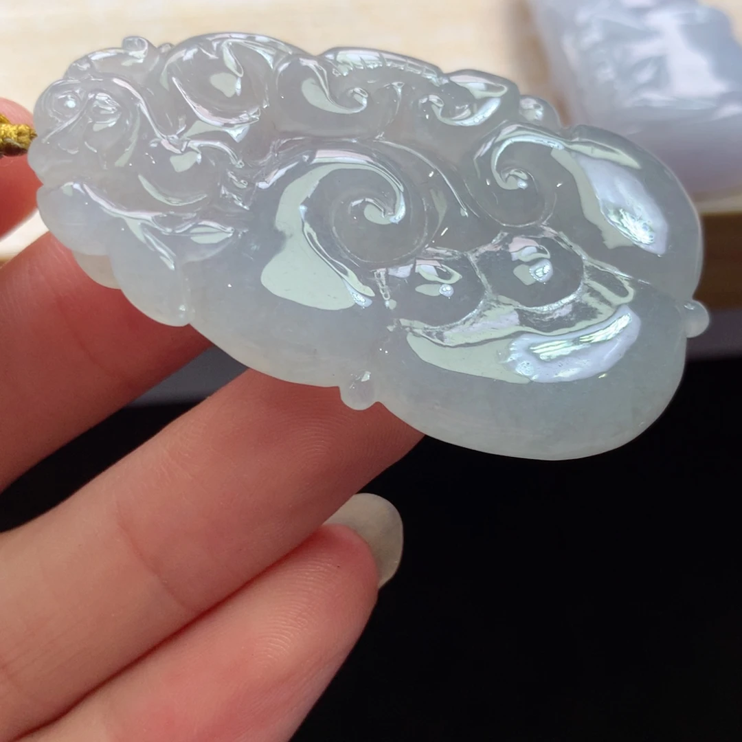 翡翠未镶嵌颈饰吊坠