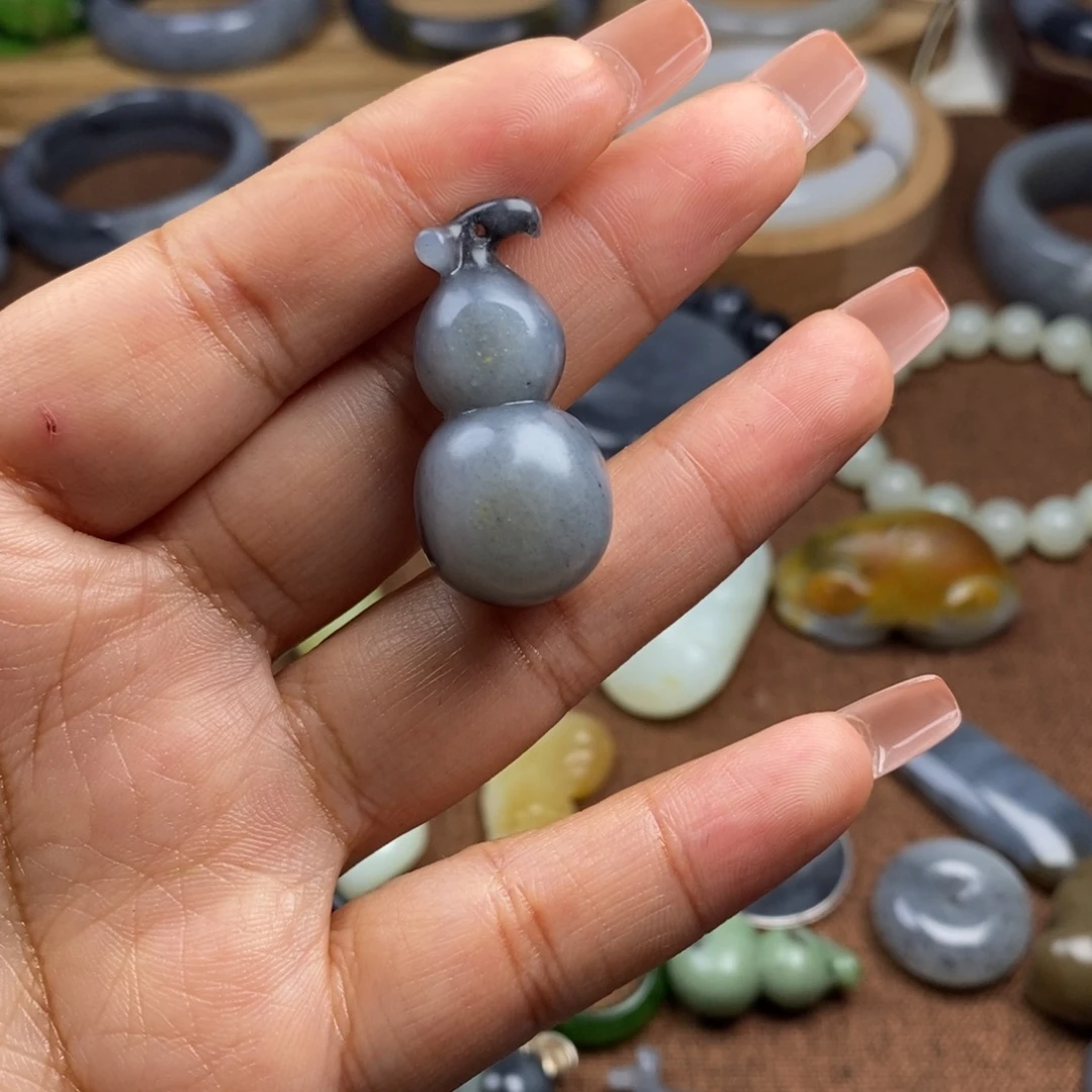 觀***奇和田玉未镶嵌颈饰