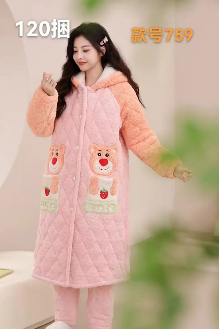 759款草莓熊加厚冬季保暖家居服百搭连帽时尚套装