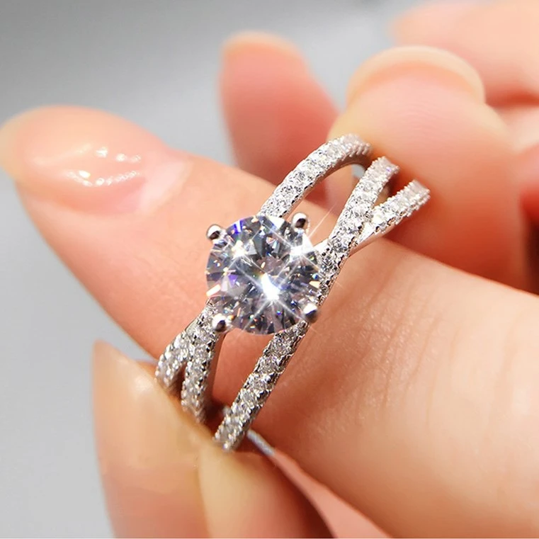 925银莫桑石银制品 Bellucci[三生三世】时尚镶嵌轻奢婚戒气质个性