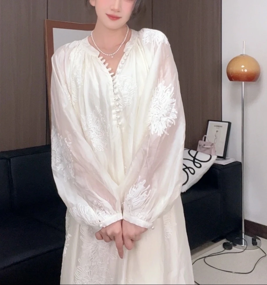 新款春季连衣裙刺绣法式慵懒风气质长裙