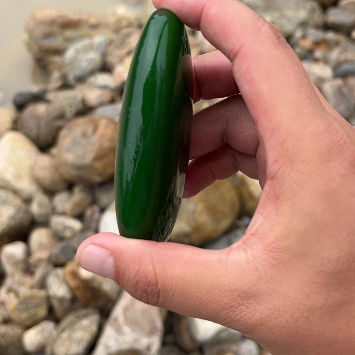 颈饰未镶嵌和田玉（糖玉）