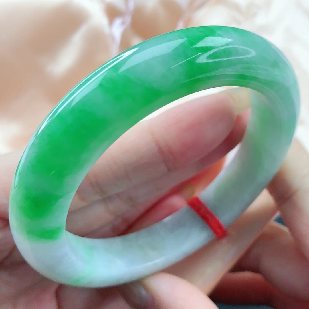 翡翠手镯未镶嵌，688