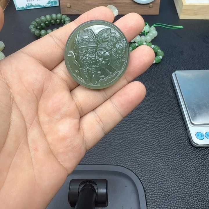 颈饰未镶嵌和田玉临*