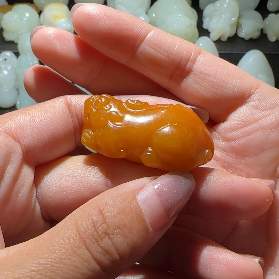 二***家和田玉未镶嵌颈饰