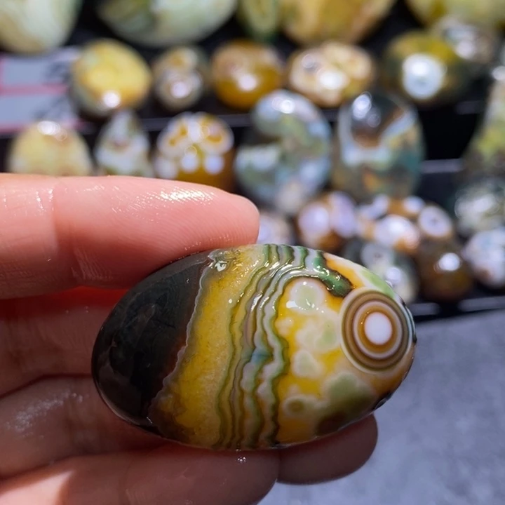 玛瑙/玉髓未镶嵌珠宝半成品19