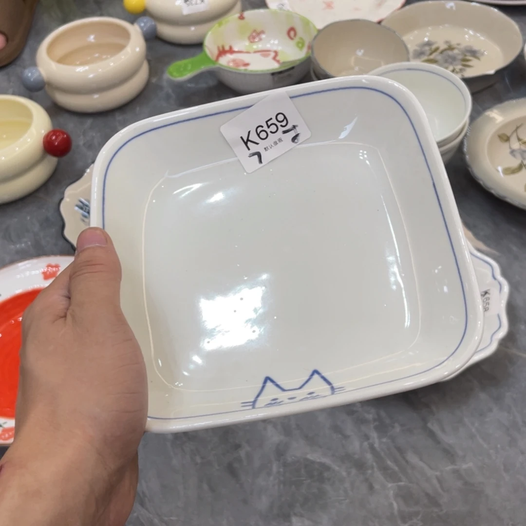 陶瓷微瑕餐具介意勿拍，满18飞！