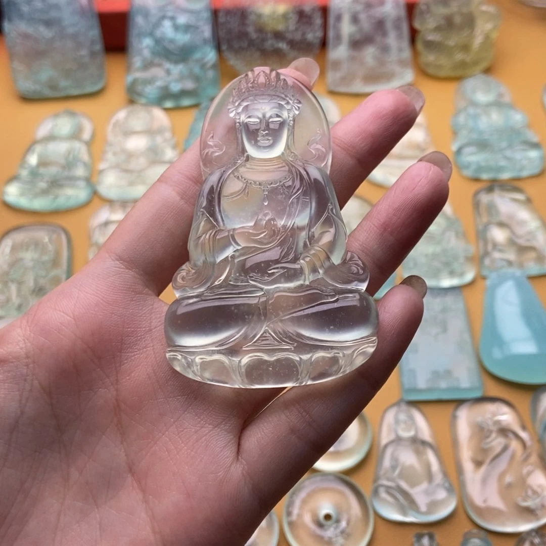 蛇纹石玉未镶嵌颈饰小**?观音