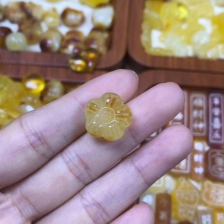 橄榄核吊坠五瓣花93
