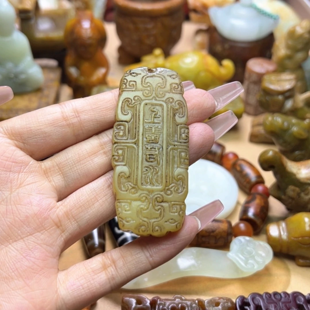 【闪购商品】蛇纹石玉颈饰未镶嵌