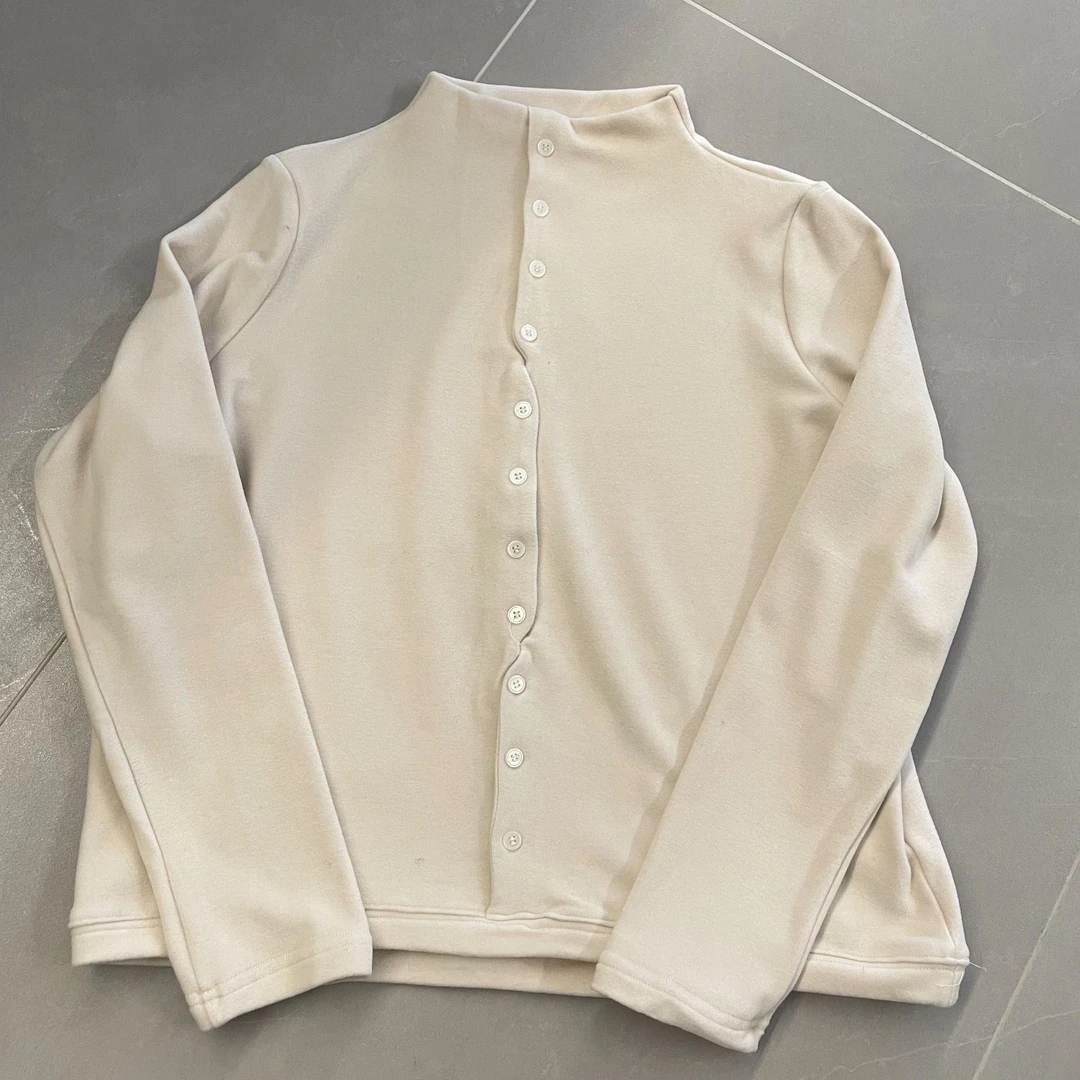 德绒纽扣套头打底