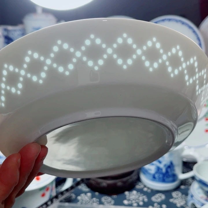 青花玲珑8寸窝盘网格