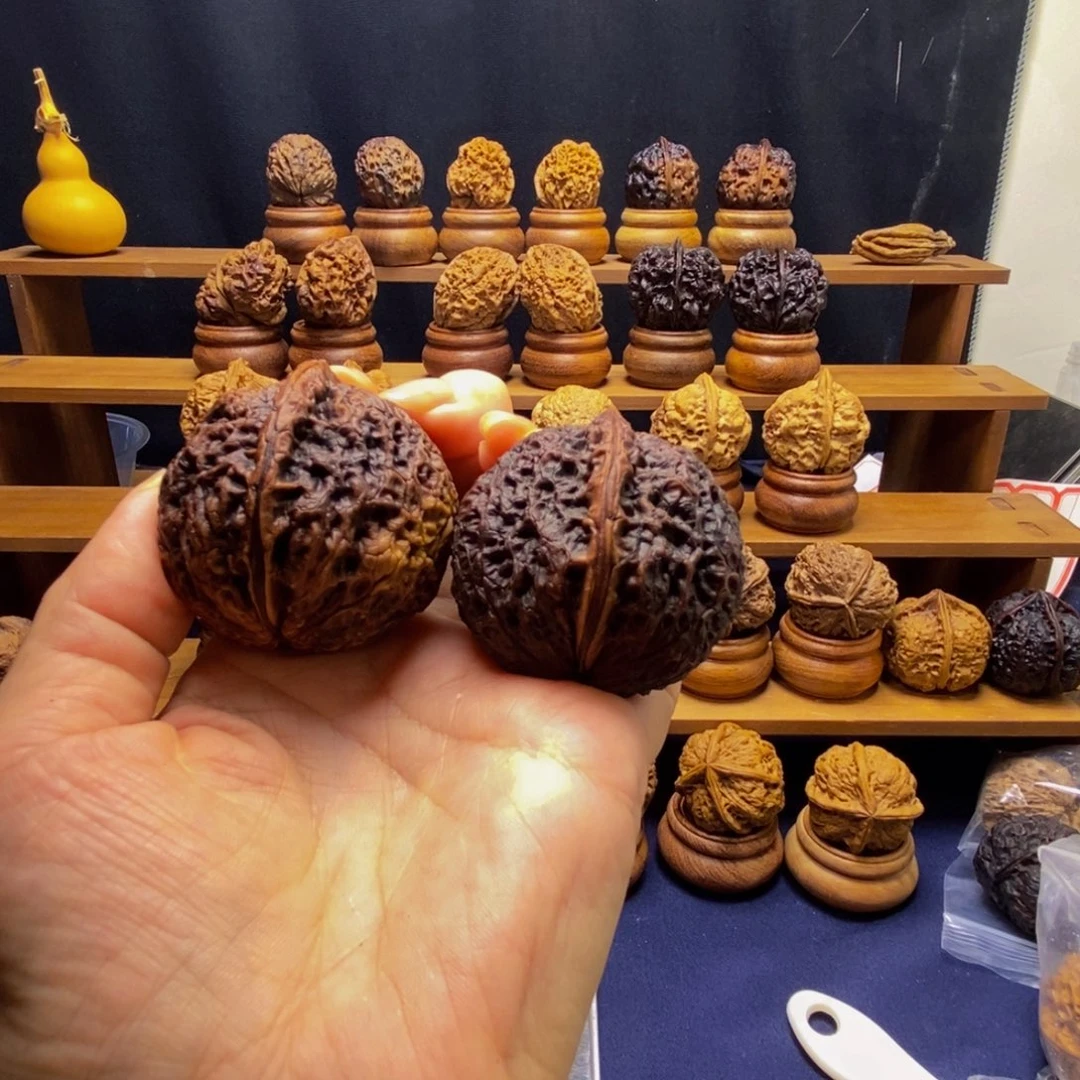 大****文玩核桃吊坠七彩大平果4 6