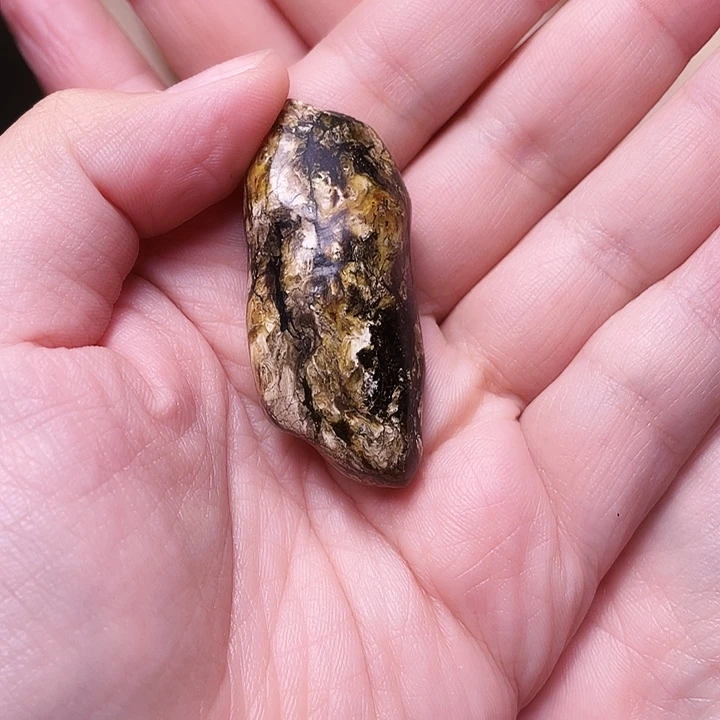 琥珀未镶嵌裸石抚顺琥珀