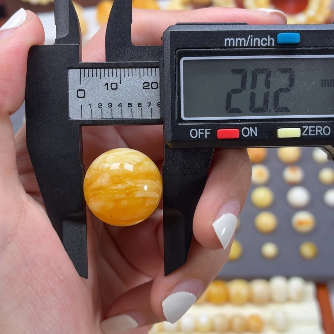 琥珀未镶嵌裸石微瑕焦皮20.2mm