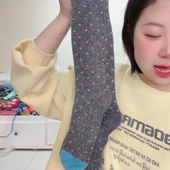 三醋酯纤维兔灰色波点袜子619