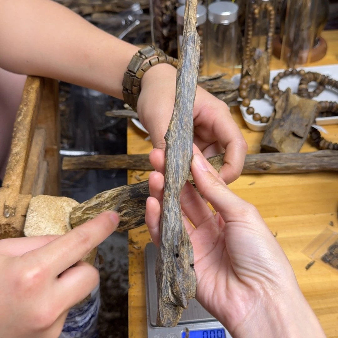 沉香沉香碎屑张勺子虫漏树心块料29克