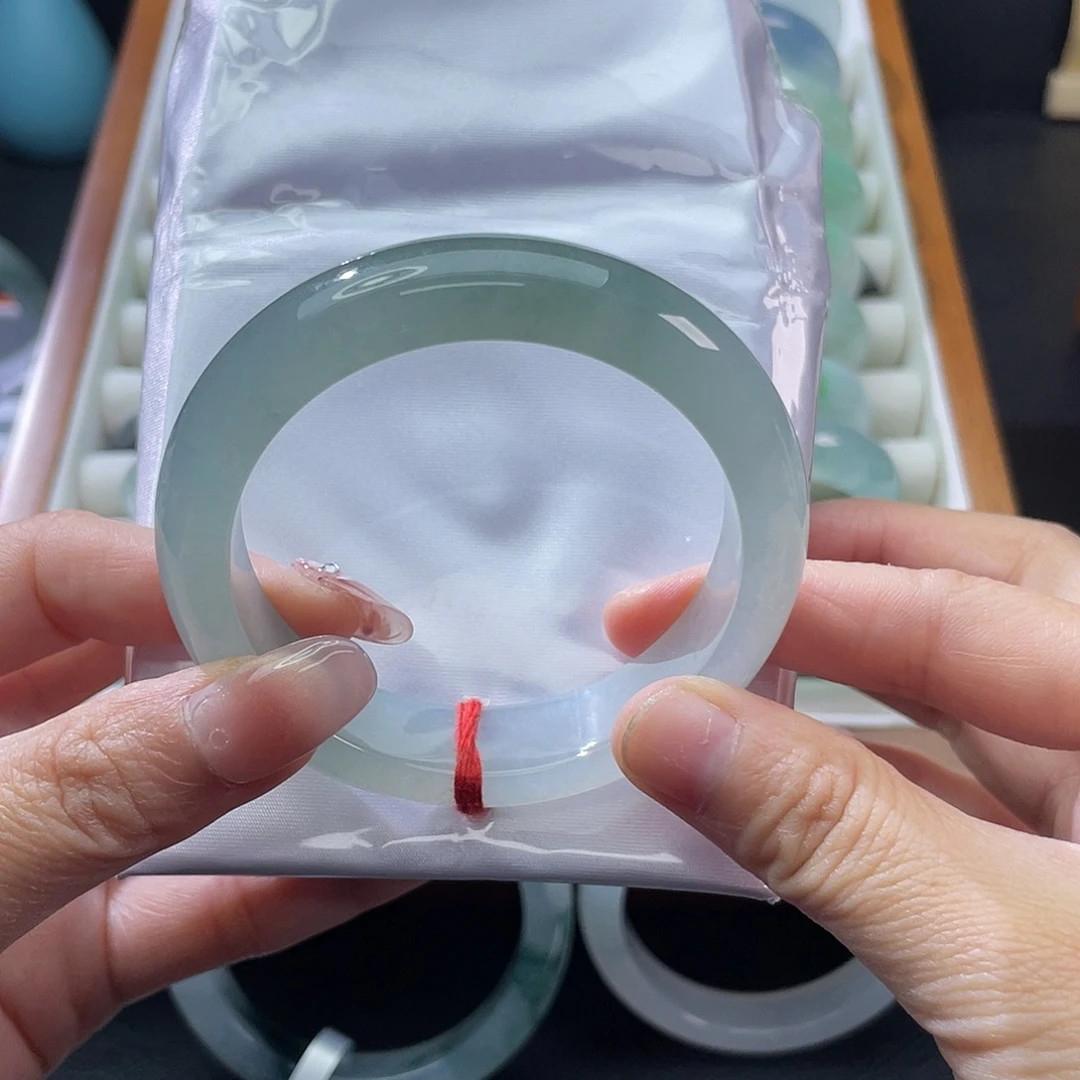 翡翠未镶嵌手镯52蓝冰