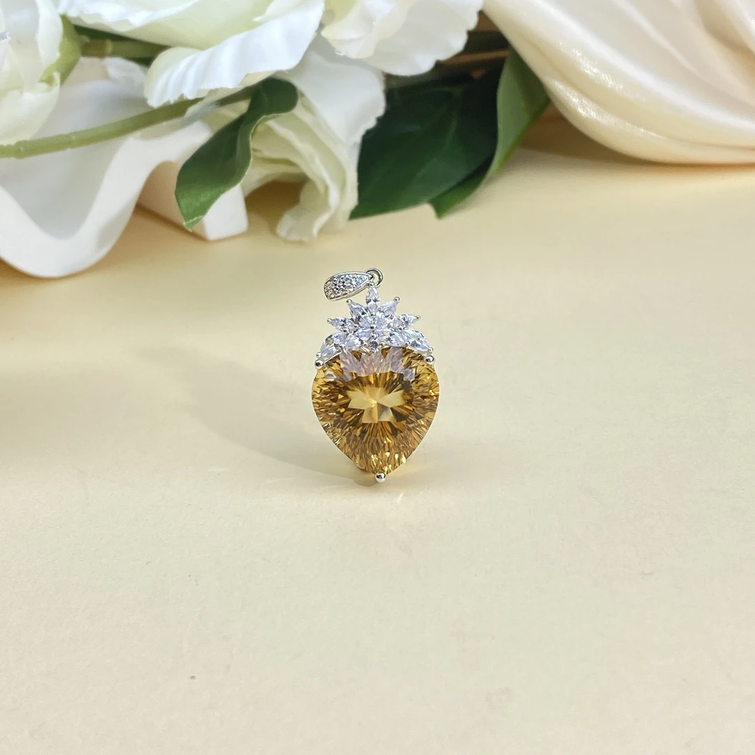 【小北好物】s925银黄水晶吊坠 2QH161X131【多样性发一件】约18*18mm