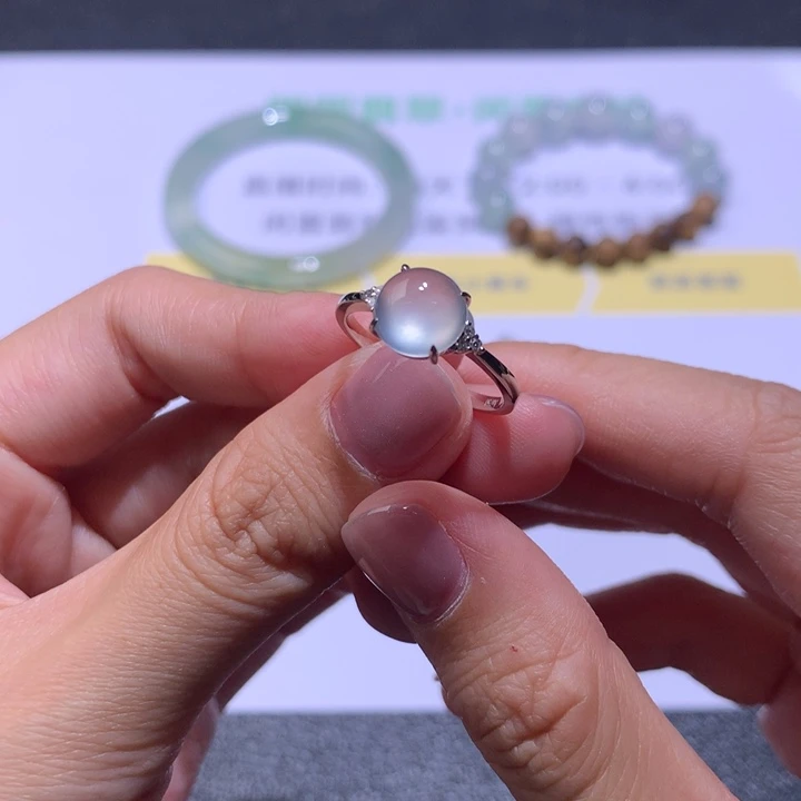 18K金镶嵌挂件翡翠