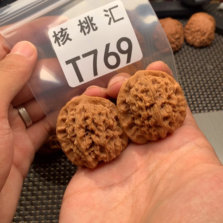 文玩核桃吊坠马老四