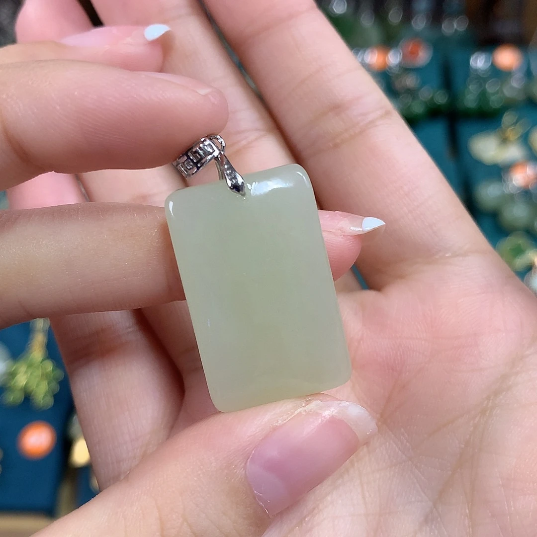 和田玉银S925镶嵌耳饰无事牌吊坠卡27左右