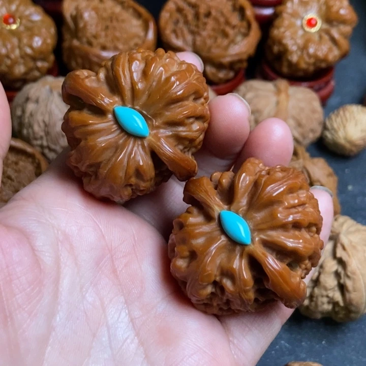 文玩核桃把件白狮子