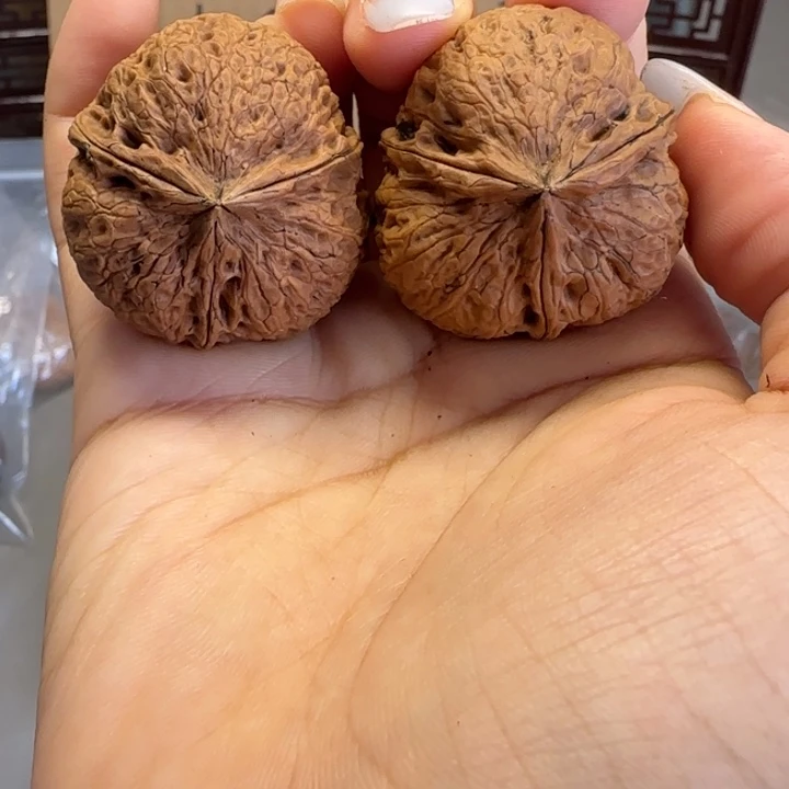 文玩核桃吊坠和尚头三棱