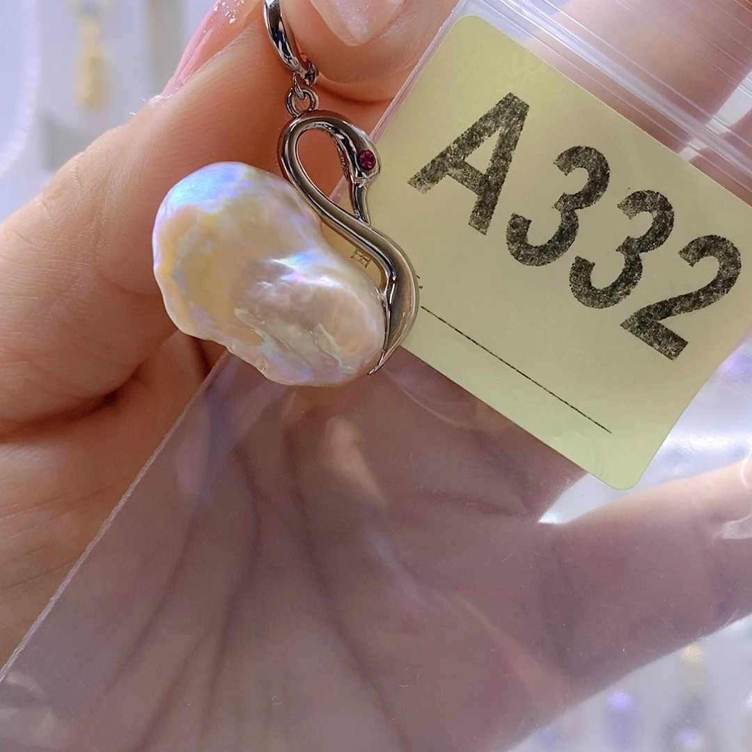 淡水珍珠颈饰银S925镶嵌磊****?