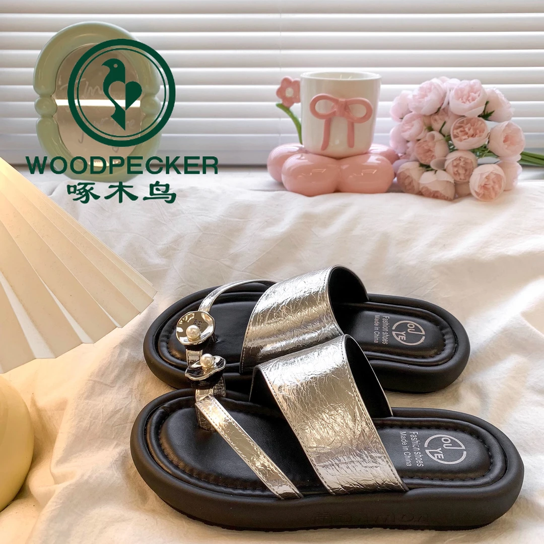 啄木鸟法式仙女风银色拖鞋女夏季外穿2025新款超火厚底套趾凉拖鞋