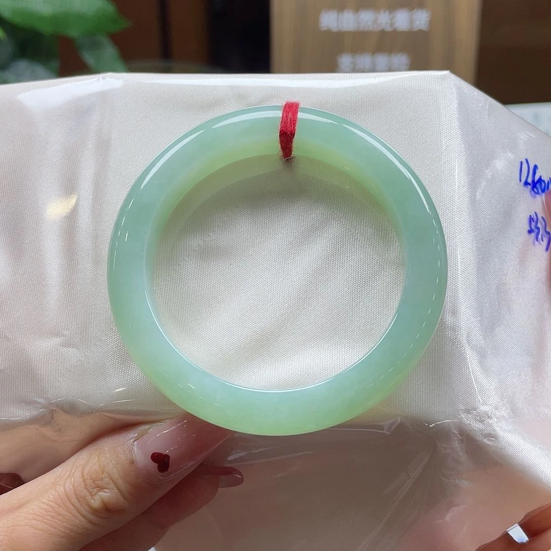 翡翠手镯未镶嵌刘***?链接1