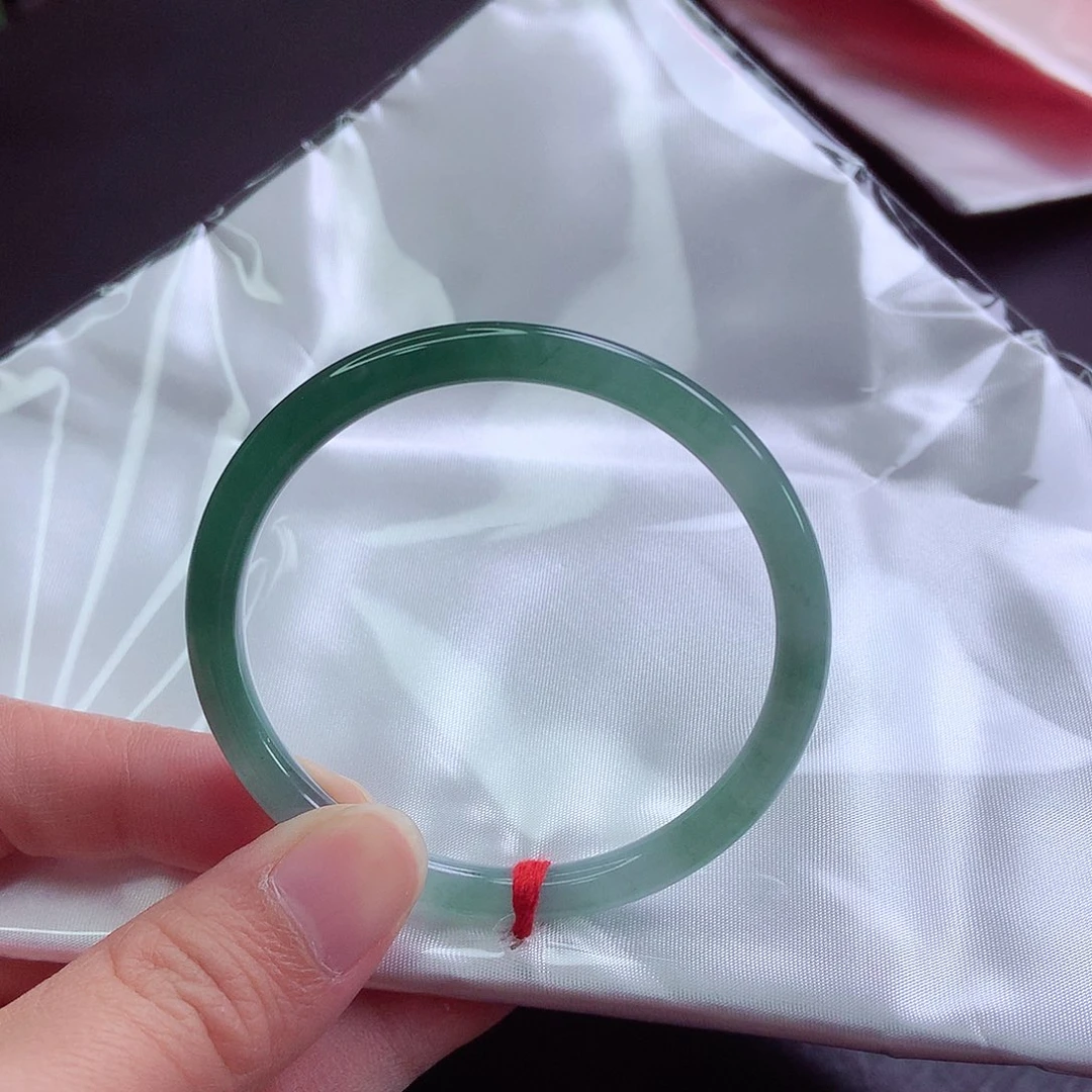 翡翠手镯未镶嵌52圆条