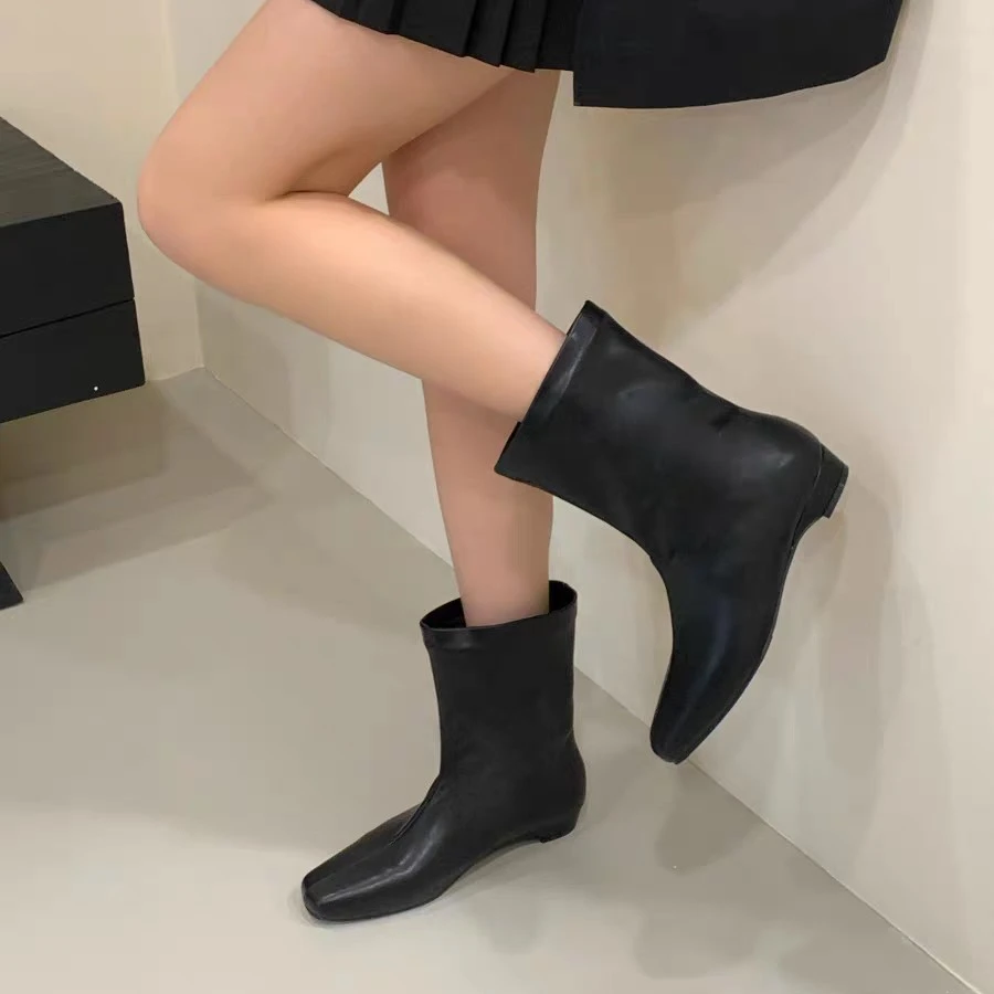 C3188-2复古风简约方头粗跟短靴女新款百搭软皮舒适套筒时装靴