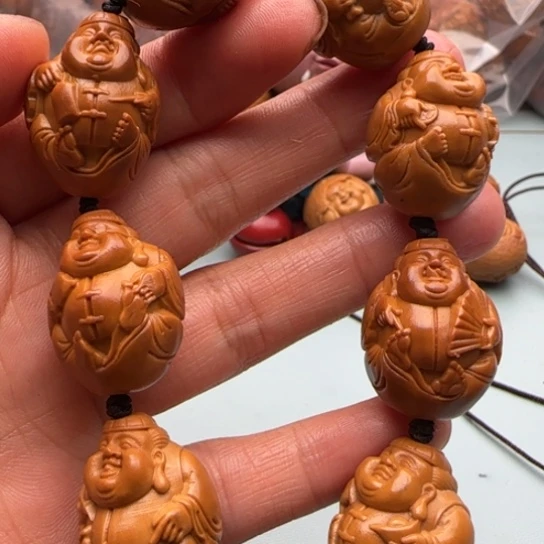 橄榄核手串雕刻工艺