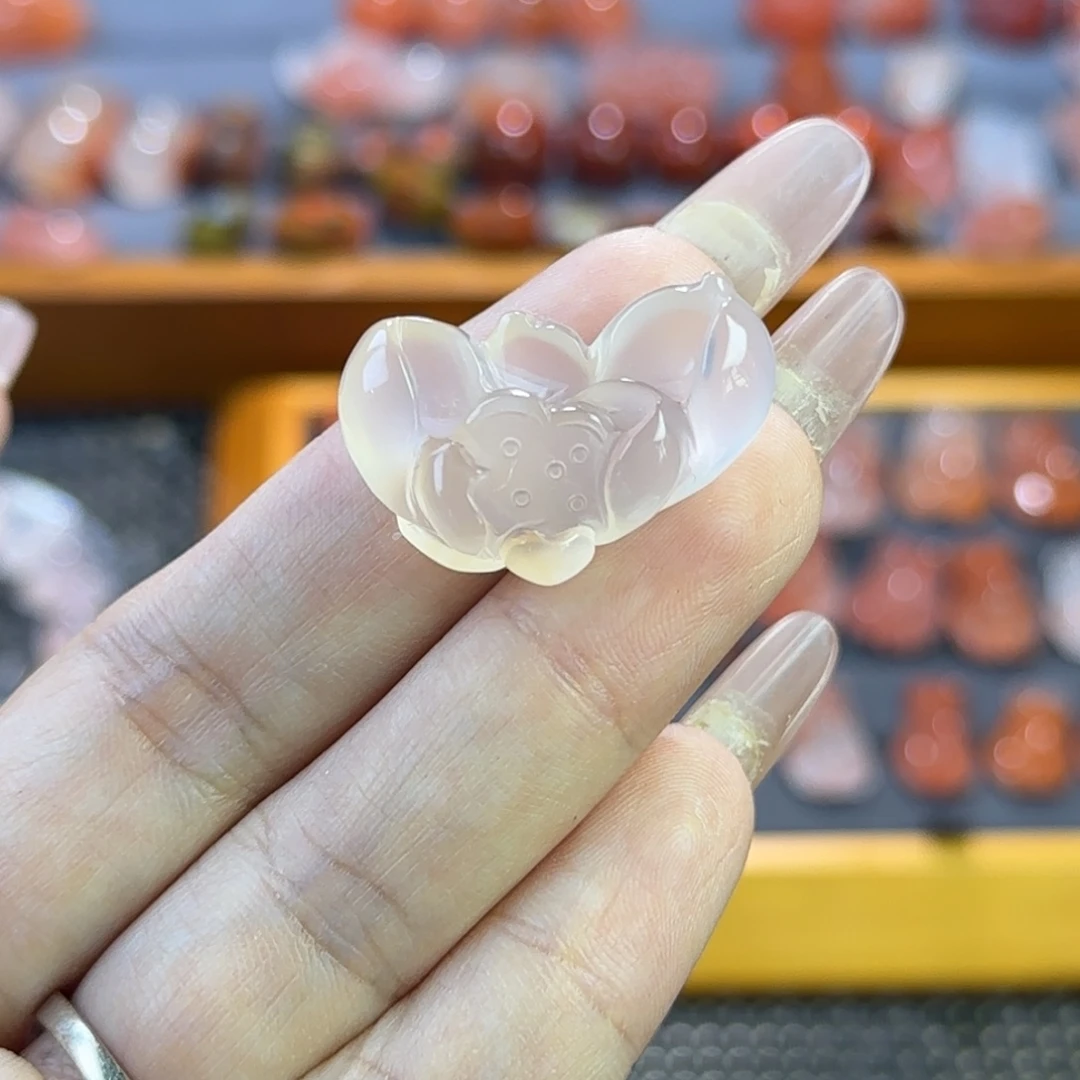 南红玛瑙未镶嵌珠宝半成品何花2