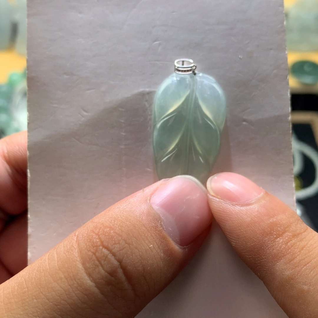 翡翠未镶嵌颈饰000