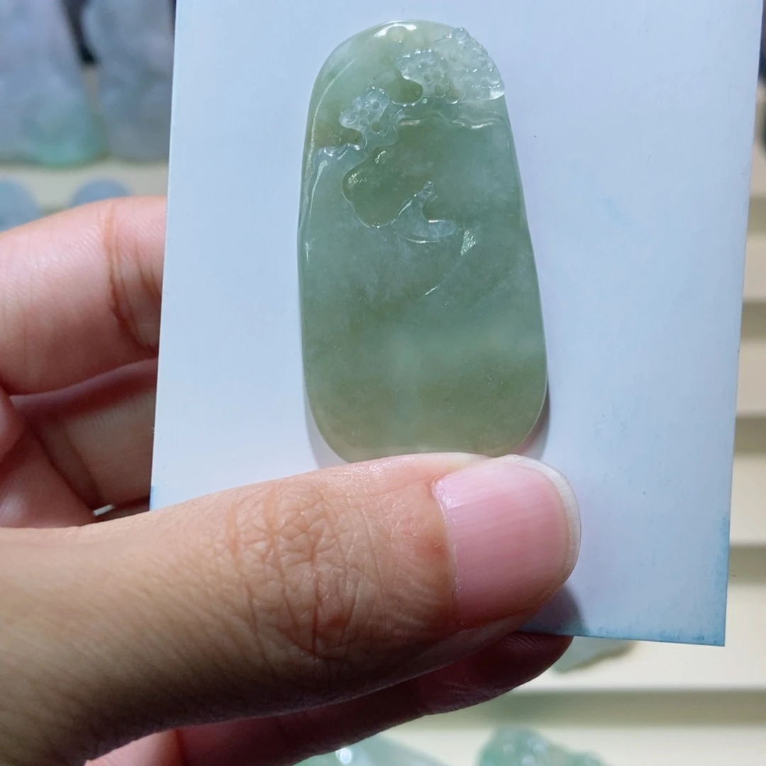 翡翠未镶嵌颈饰吾道