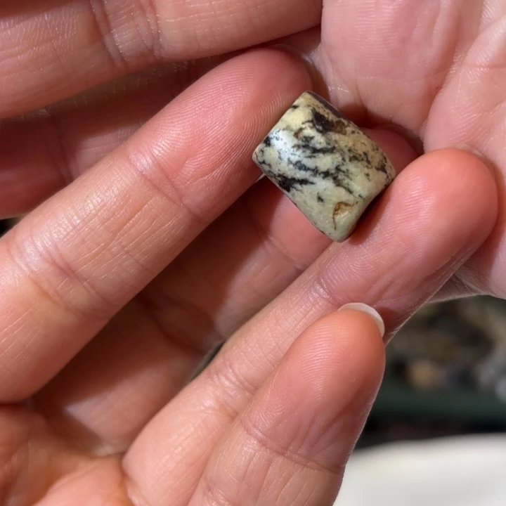 琉璃颈饰琉璃单珠